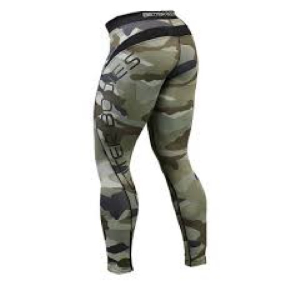 Better bodies green camo leggings size small - Picture 2 of 10